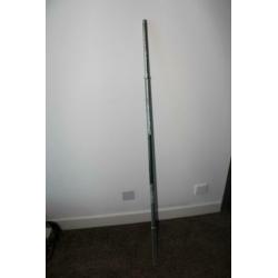 Halterstang 145 cm (schroefsluiting) met schijven (57,5 kg)