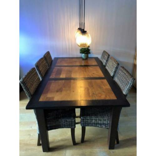 Eettafel en stoelen te koop