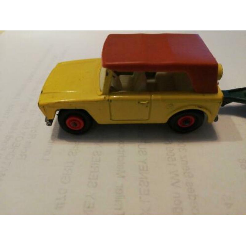 Matchbox 18 Field car met 43c pony trailer