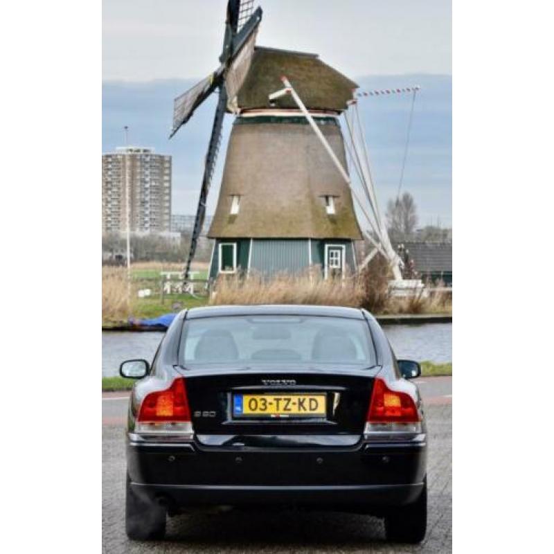 Volvo S60 2.4 Momentum Dealer auto. Onderhoud aanwezig.