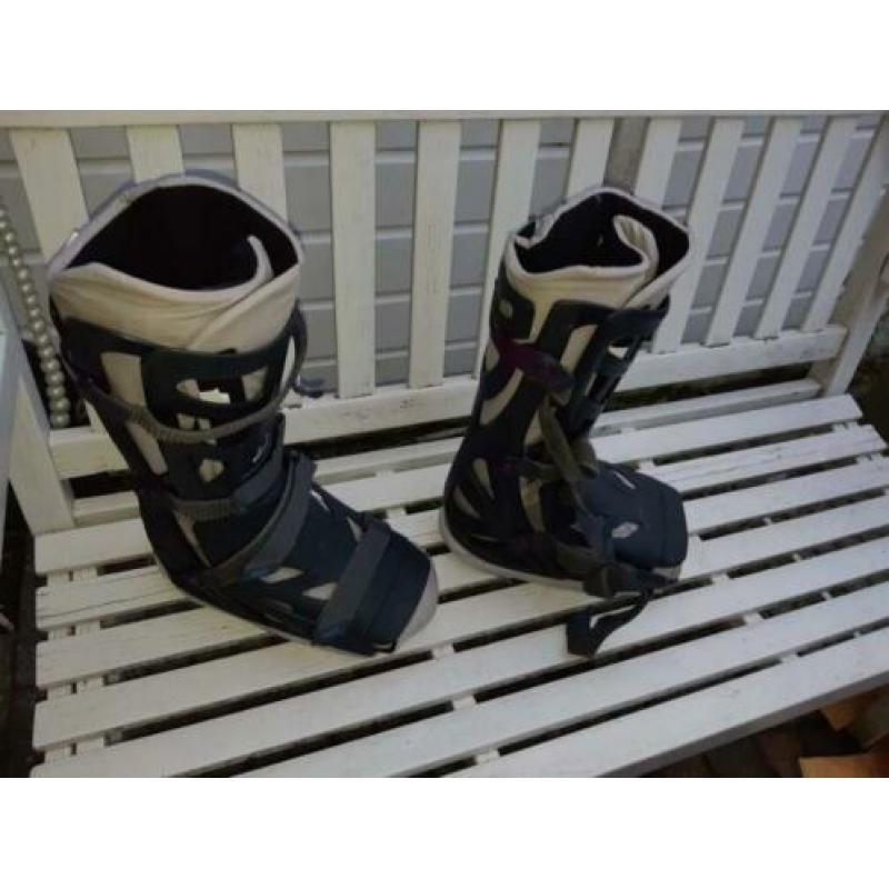 Fixed Walker Enkelbrace merk VACO cost 2 stuks