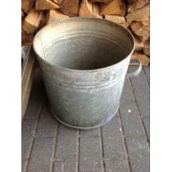 Oude zinken weckpan.