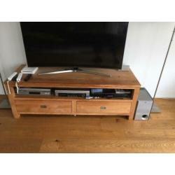 Teakhouten Tv meubel met schuiflades. L:161 B:56. H:55