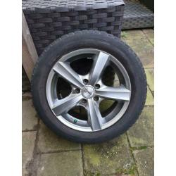 Nissan Juke aluminium 16 inch velgen met winterbanden