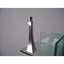RVS kaarsenstandaard 21 cm hoog. Raffida design
