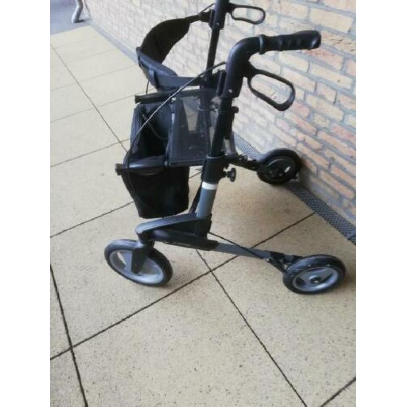Stevige rollator met mandje