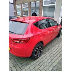 Seat Leon 1.6 TDI 77KW 2013 Rood
