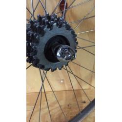 Retro racefiets wolber open velg campagnolo record wiel