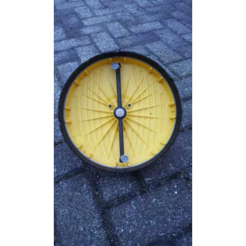 Karcher terras reiniger. Voor het verwijderen van mos en vui