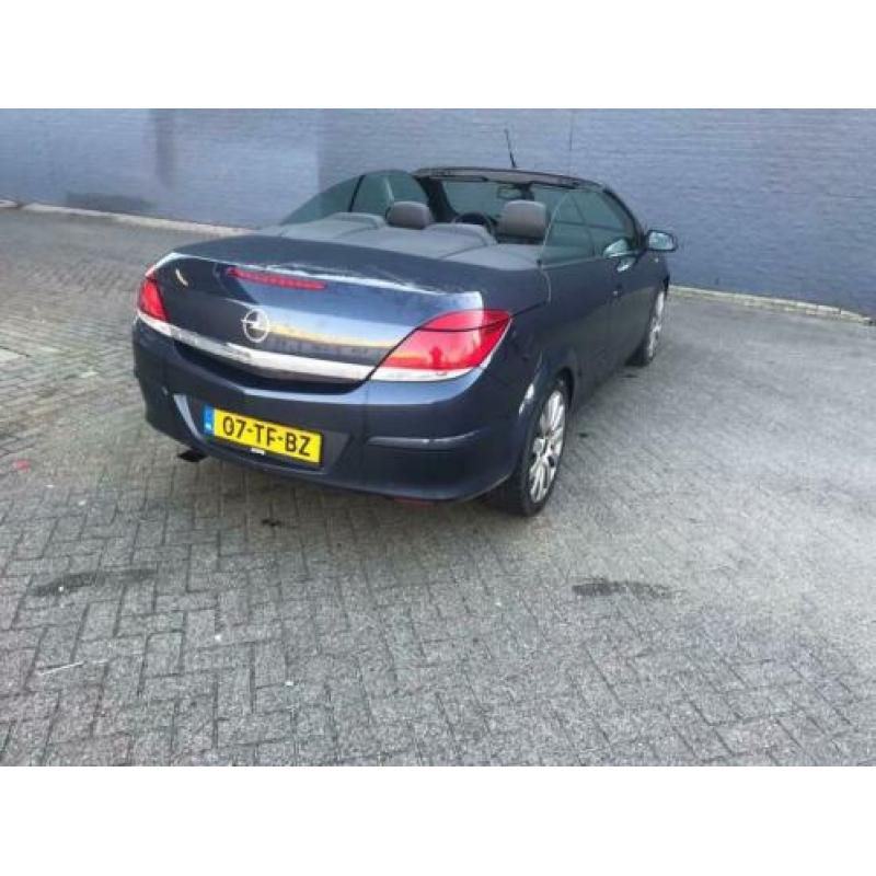 Opel Astra Twintop 1.8-16V 140pk 2006 Grijs