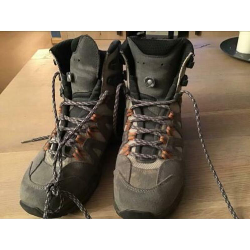 Lowa goretex wandelschoenen maat 41 of UK 7 vrouw
