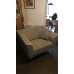 Te koop love Seat lichtgrijs