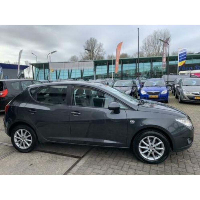 Seat Ibiza 1.2 TSI Style Ac/ecc ! Cruise ! 5 Drs ! Netjes !