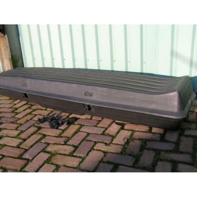 Grote dakkoffer / skibox met sleutels en bevestiging