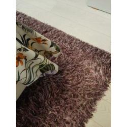 Vloerkleed maat 160/240.