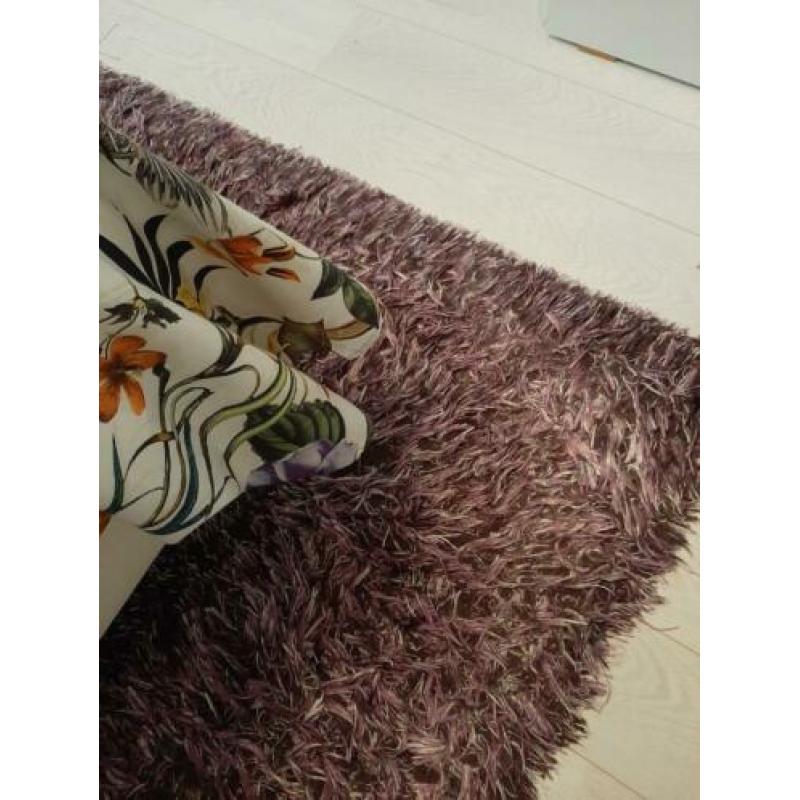 Vloerkleed maat 160/240.