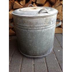 Oude zinken weckpan.