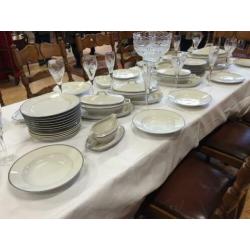 Brocante - echt Groot porseleinen eetservies!