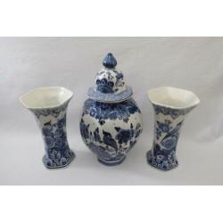 Delfts blauw Kaststel -met valkparkieten-Velsen keramiek