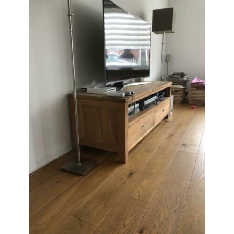 Teakhouten Tv meubel met schuiflades. L:161 B:56. H:55