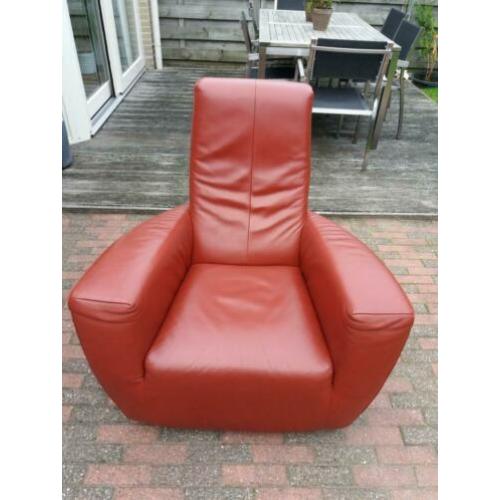 Label Longa fauteuil. rood lederen / leren design stoel