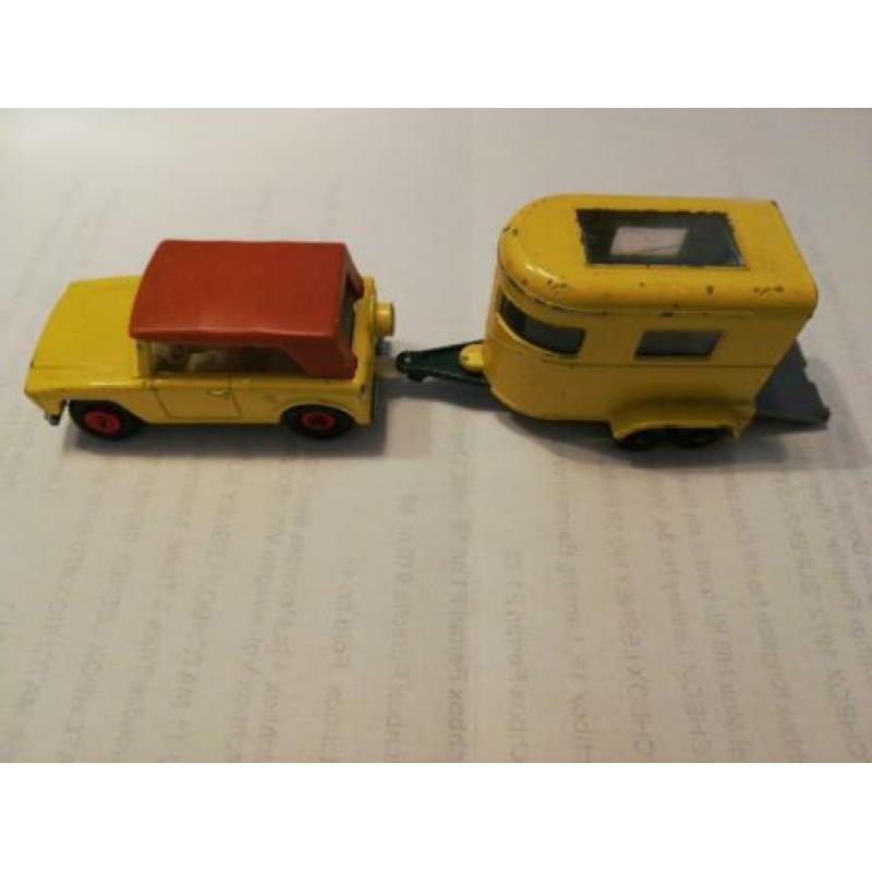 Matchbox 18 Field car met 43c pony trailer