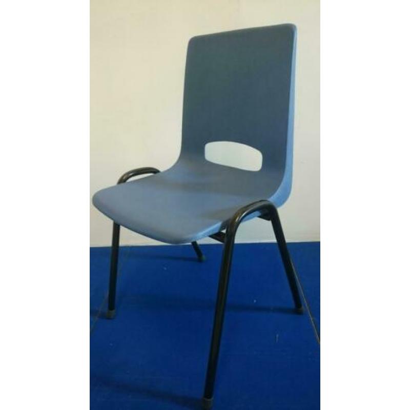Kunststof kuipstoeltjes kantine stoelen gebruikt en nieuw!