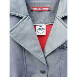 NIEUW Grijs softshell wedstrijdjasje, maat XS-S / 34-36
