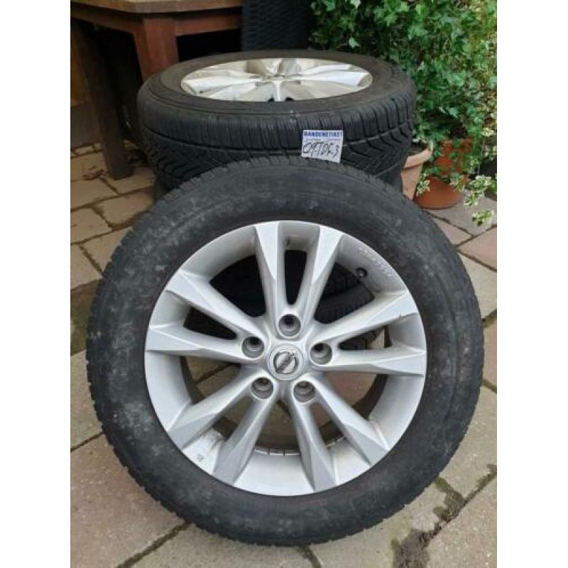 Nissan Juke aluminium 16 inch velgen met winterbanden