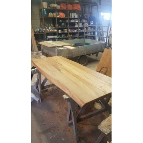 Massieve beukenhouten tafel met X poten