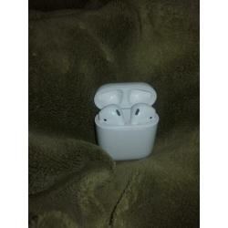 Airpods 2 with wireless charing case