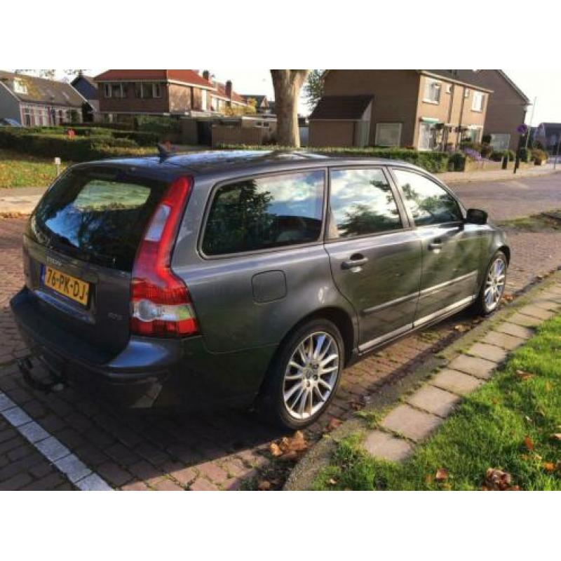 Volvo V50 2.0 D 2004 Grijs A.p.k 20-02-2021