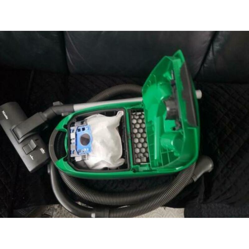 Nette stofzuiger van Miele werkt prima Vermogen 1700w