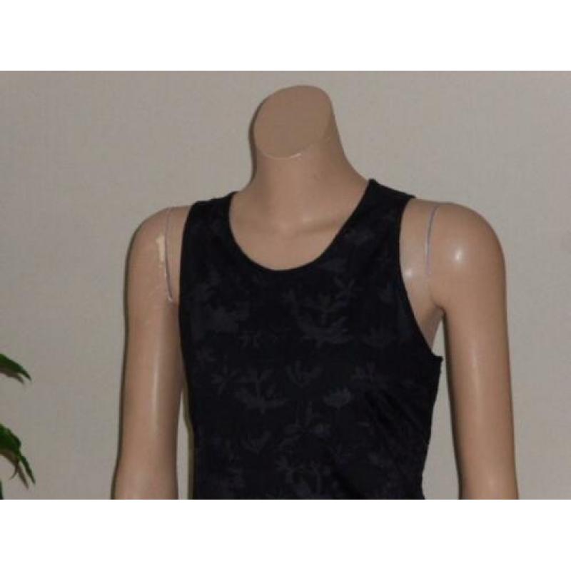 Jacqueline de young zwart top mt. L valt kleiner