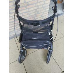 Stevige rollator met mandje