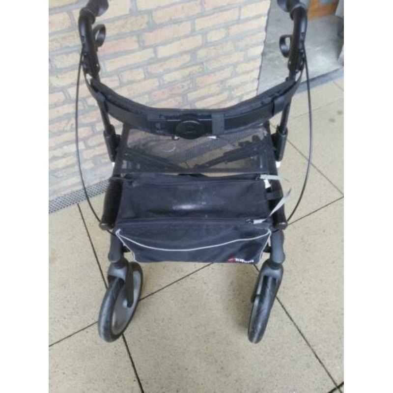 Stevige rollator met mandje