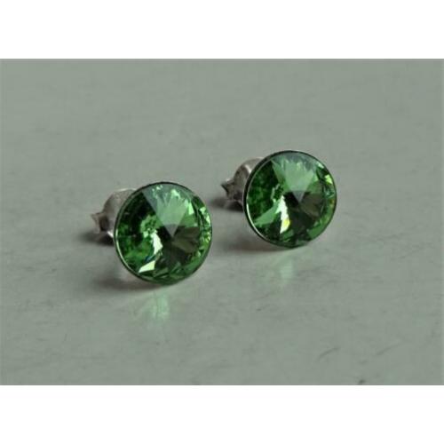 Zilveren oorbellen / stekers: groene Swarovski kristal