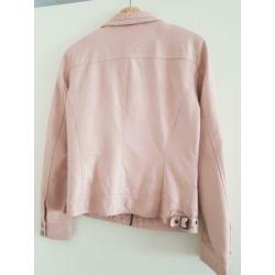 Roze nepleren jasje van Only, maat 40
