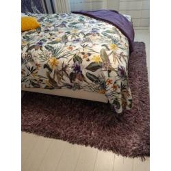 Vloerkleed maat 160/240.