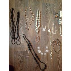 Veel sieraden van alles wat alles in 1 koop