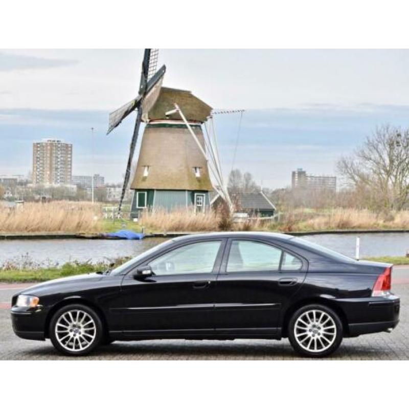 Volvo S60 2.4 Momentum Dealer auto. Onderhoud aanwezig.