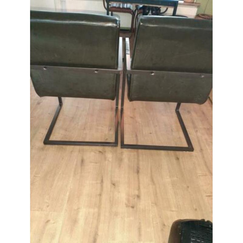 2 eetkamerstoelen