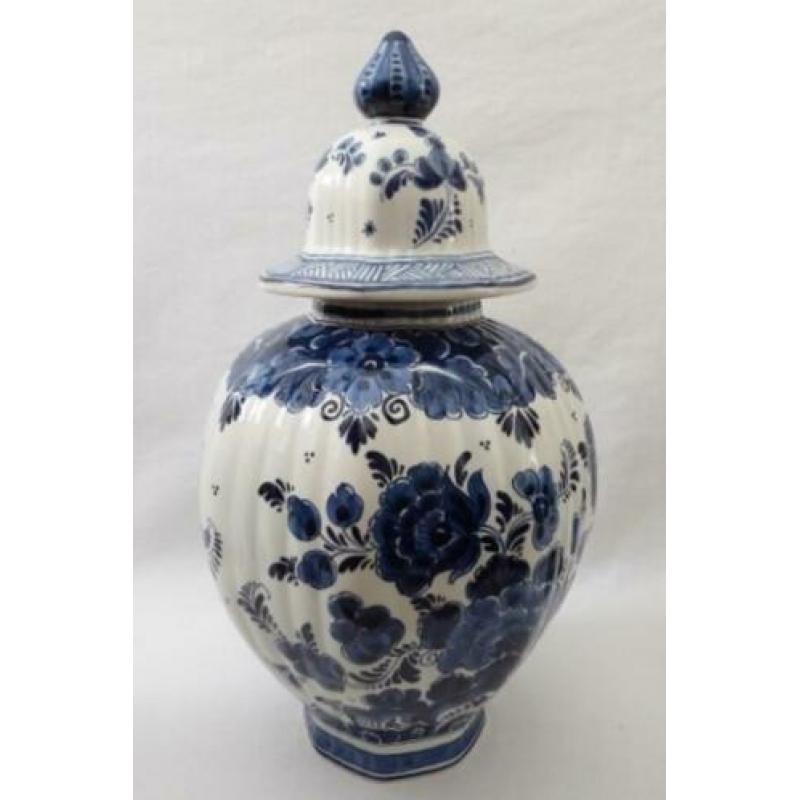 Delfts blauw Kaststel -met valkparkieten-Velsen keramiek