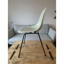 Vitra stoel fiberglass