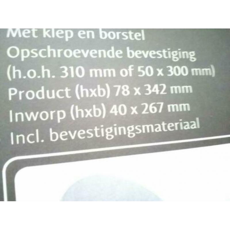 Brievenbus tochtwering, Messing