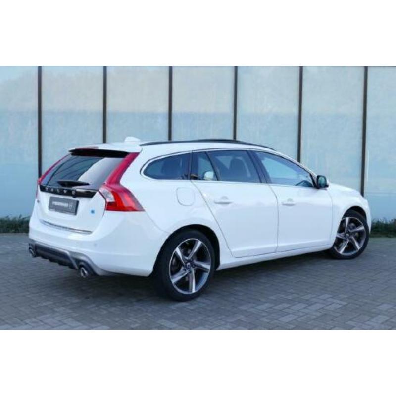 Volvo V60 2.4 D6 Twin Engine R-Design 7% Bijtelling tot 11-2