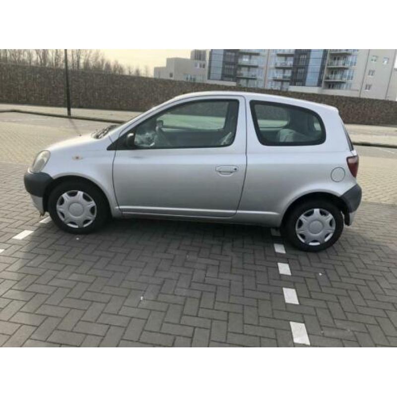 Toyota Yaris 1.0 16V NAP 2001 Grijs **PRIJS VERLAAGD**