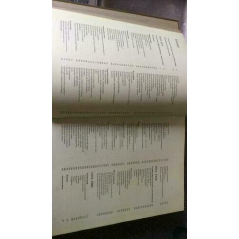 Grote geïllustreerde dierenatlas