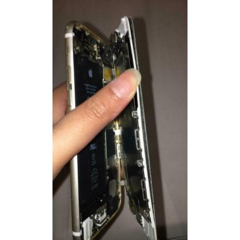 Iphone 6 gold (defect) hij doet het niet