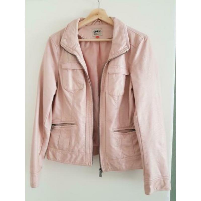 Roze nepleren jasje van Only, maat 40